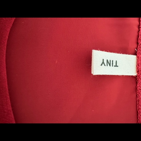 Tiny by Anthropologie front knot red summer everyday basic  top M - Picture 6 of 6